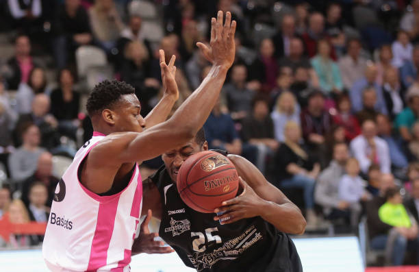 许多年轻选 许多年轻选